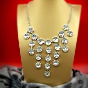 NECKLACE WITH COMPLIMENTARY EARRINGS